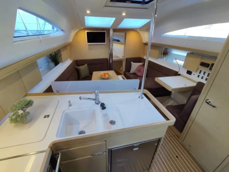 Elan Impression 40 in Baška Voda on SamBoat