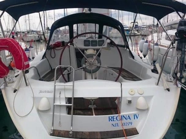 Rent a Jeanneau Sun Odyssey 32i Lávrio