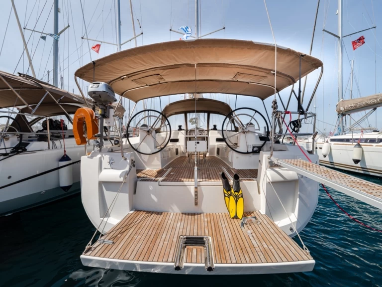 Sailboat for rent Nydri at the best price