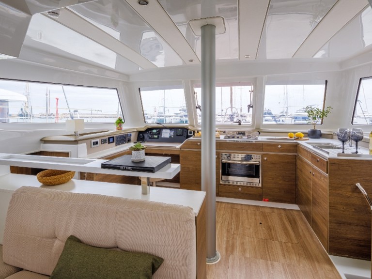 Catamaran for rent Néa Péramos at the best price