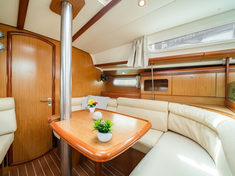 Sailboat for rent Lávrio at the best price