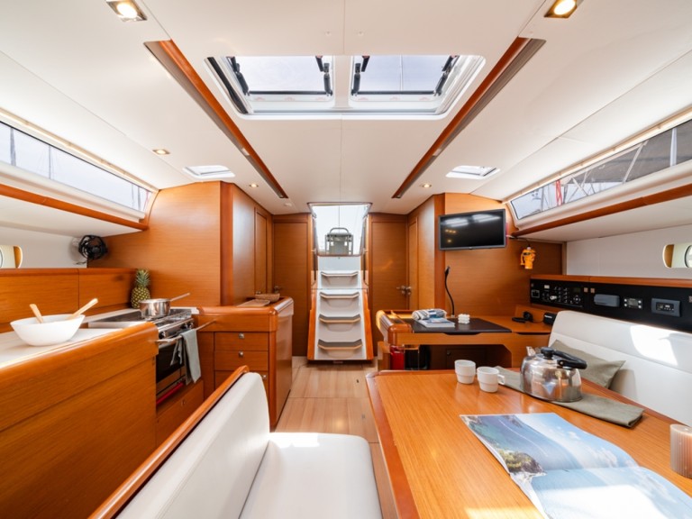 Jeanneau Sun Odyssey 519 in Rhodes (City) on SamBoat