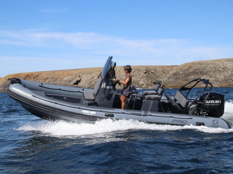 Yacht charter Port-Louis cheap Pro 7