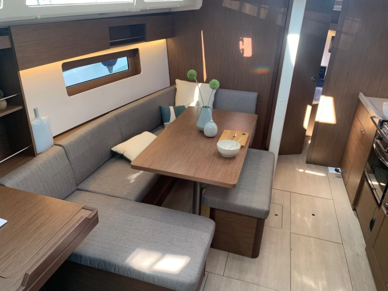 Bareboat Rental Sailboat Bénéteau with a boat licence