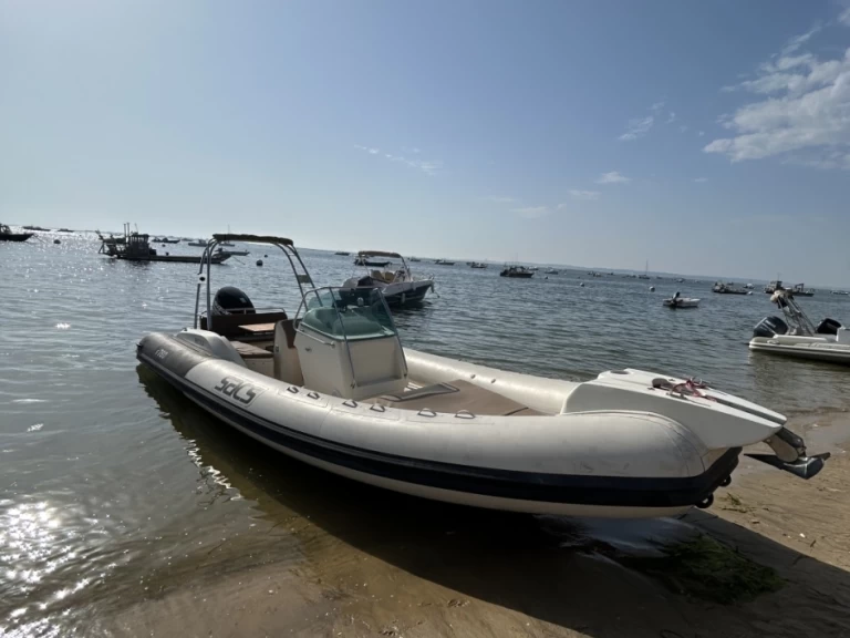 Boat rental Sacs Sacs S 780 in Lège-Cap-Ferret on Samboat