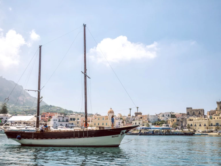 Sailboat for rent Forio at the best price