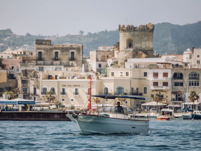 Yacht charter Forio cheap Gozzo 780