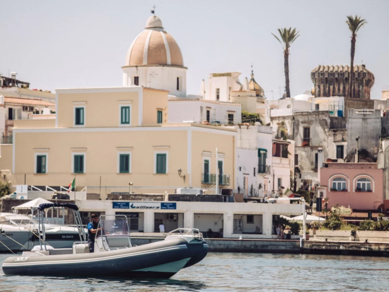 RIB rental in Forio - Sacs 750