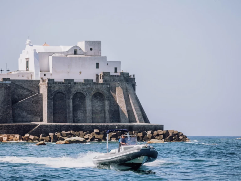 Boat rental Sacs 750 in Forio on Samboat