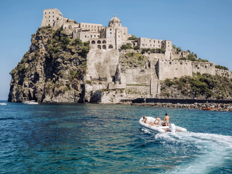 Rent a Alson 750 Forio