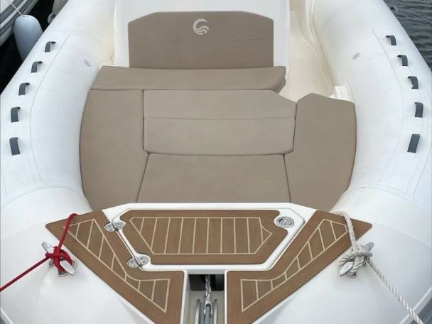 Bareboat Rental RIB Capelli with a boat licence