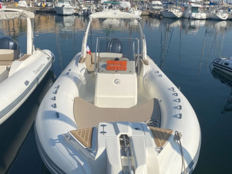 Yacht charter Port de Saint-Cyprien Méditerranée cheap Tempest 775