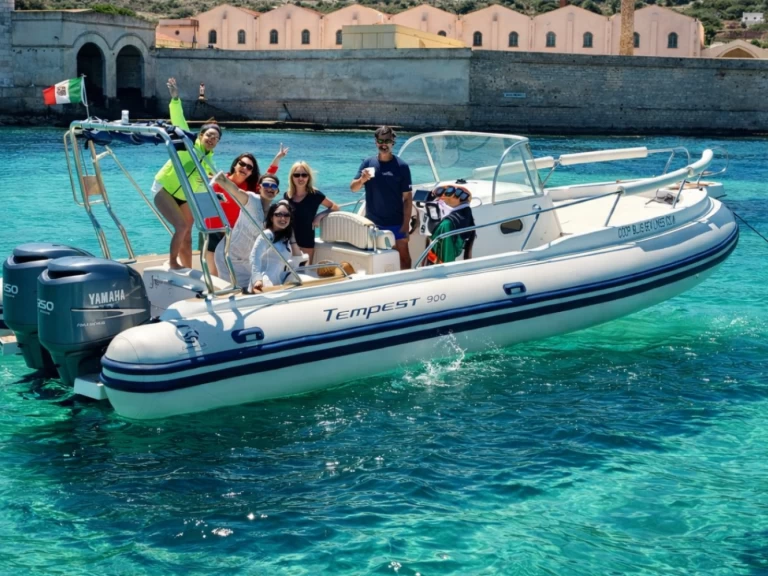 Rent a Capelli Tempest 900 WA Trapani