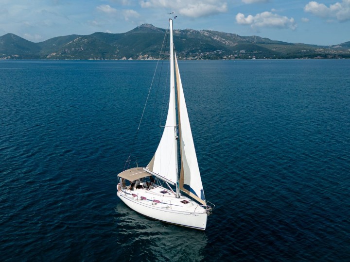Yacht charter Pálairos cheap Bavaria 30 Cruiser