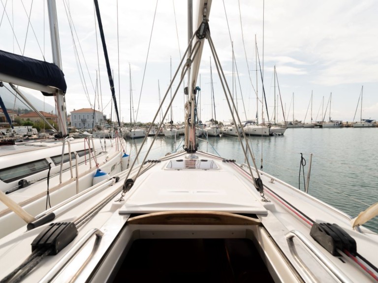 Sailboat rental in Pálairos - Bavaria Bavaria 30 Cruiser