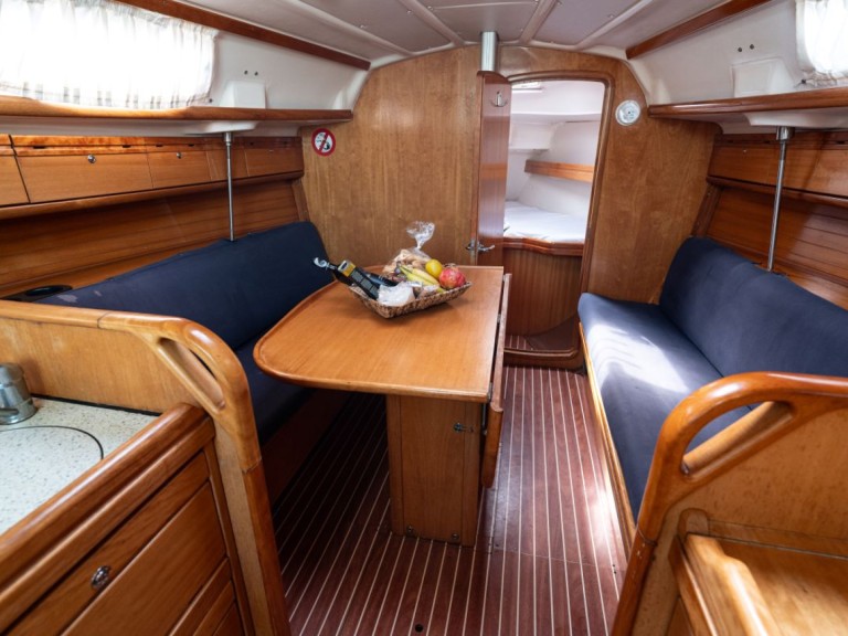 Boat rental Bavaria Bavaria 30 Cruiser in Pálairos on Samboat