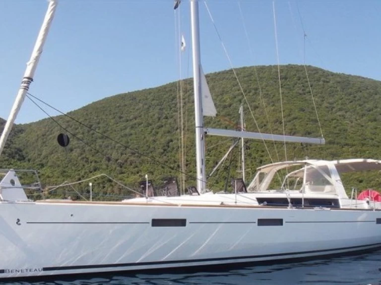 Bareboat Rental Sailboat Bénéteau with a boat licence