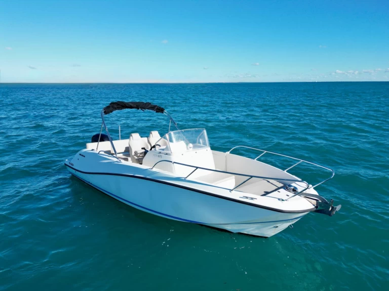 Motorboat rental in Le Cap d'Agde - Quicksilver Activ 675 Open