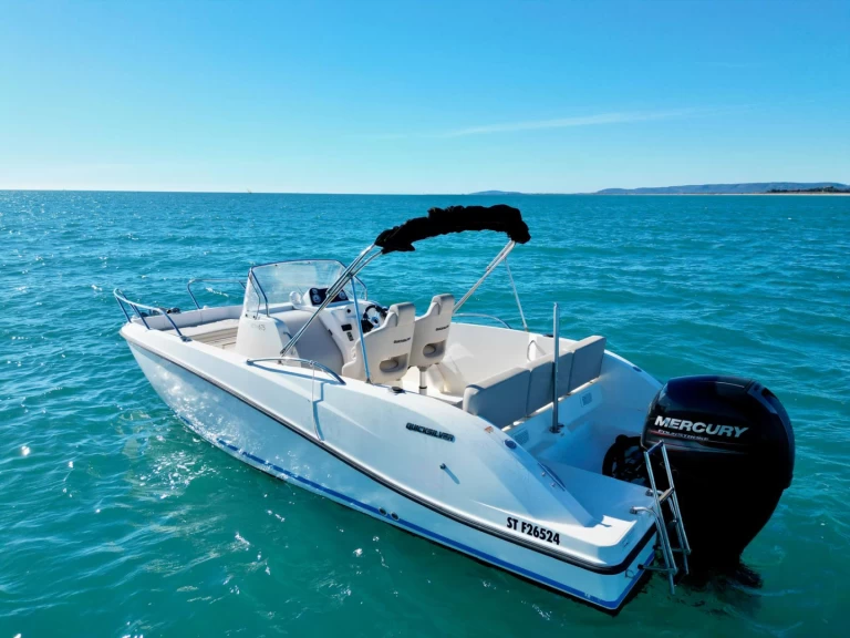 Boat rental Quicksilver Activ 675 Open in Le Cap d'Agde on Samboat