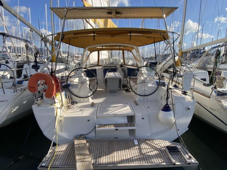 Sailboat rental with or without captain Bénéteau Néa Péramos