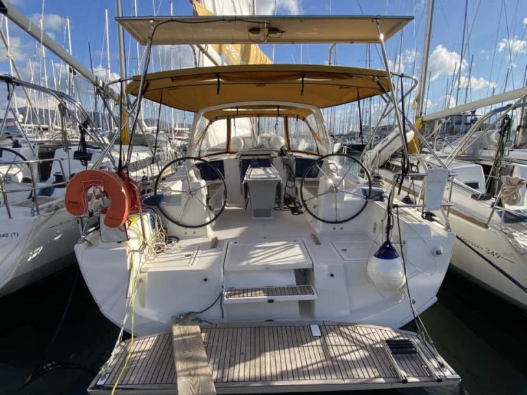 Sailboat rental with or without captain Bénéteau Néa Péramos