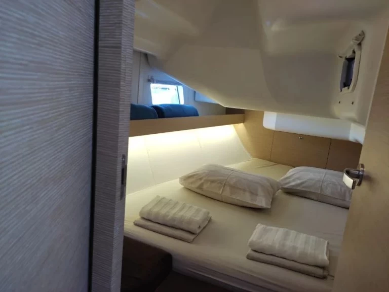 Elan Impression 40 in Baška Voda on SamBoat