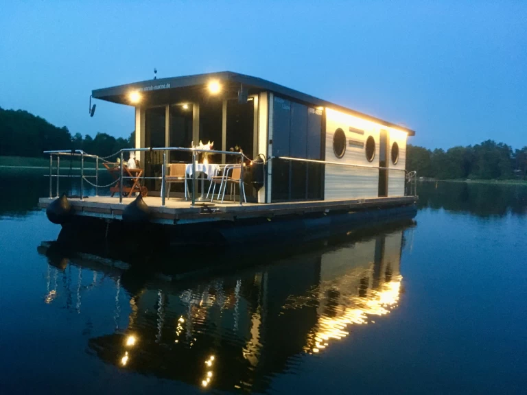 La Mare Apartboot charter bareboat or captained in  Buchholz