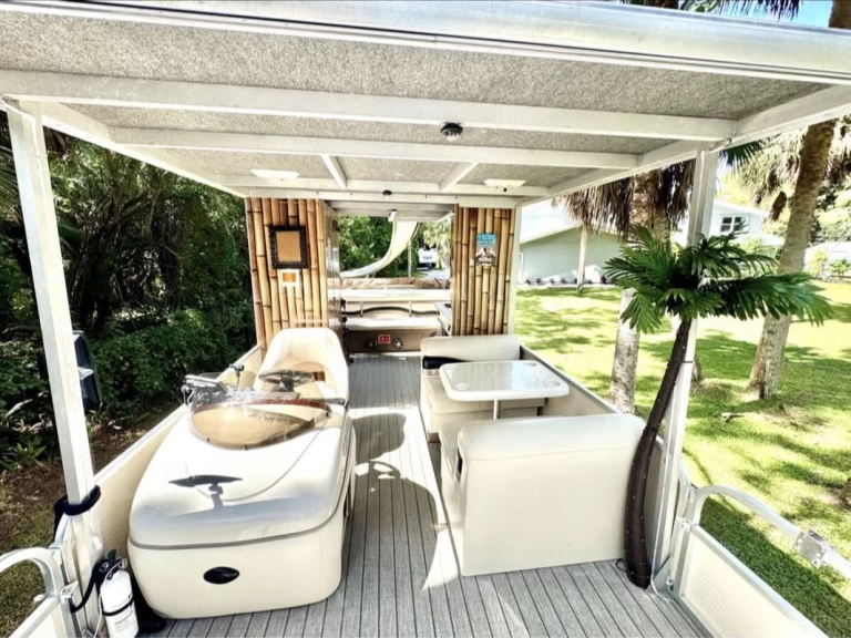Boat rental MAGBAY 43 CC in West Palm Beach on Samboat