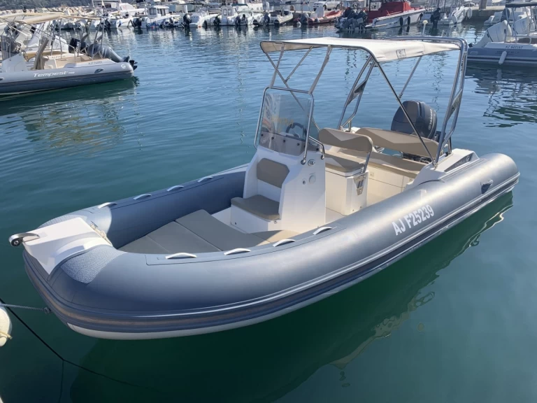 Bareboat Rental RIB Capelli with a boat licence