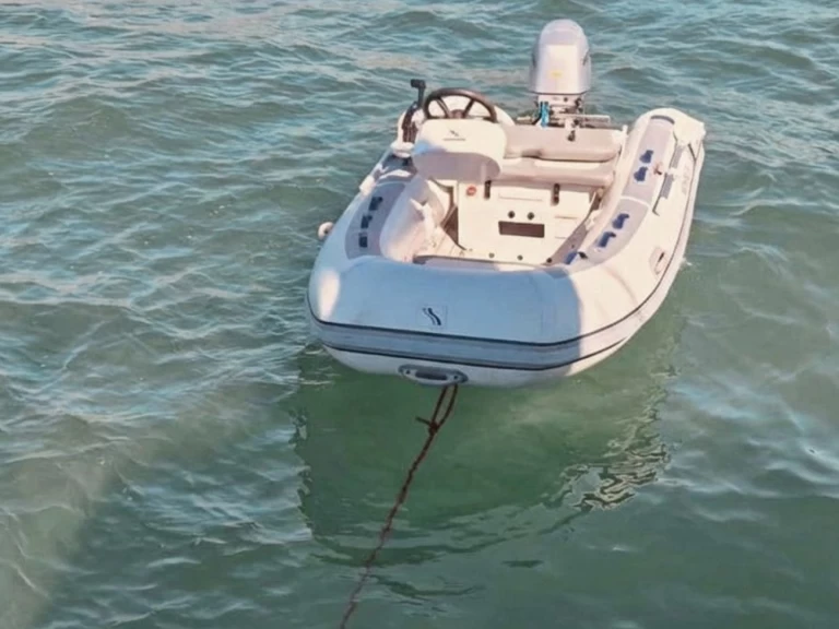 Bareboat Rental Catamaran Bali with a boat licence