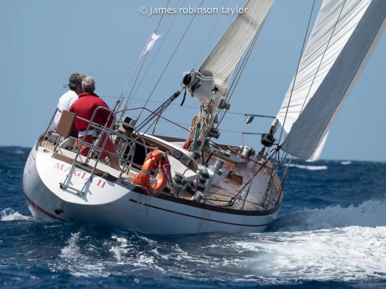 Sailboat rental in Genova - SWAN 43 race