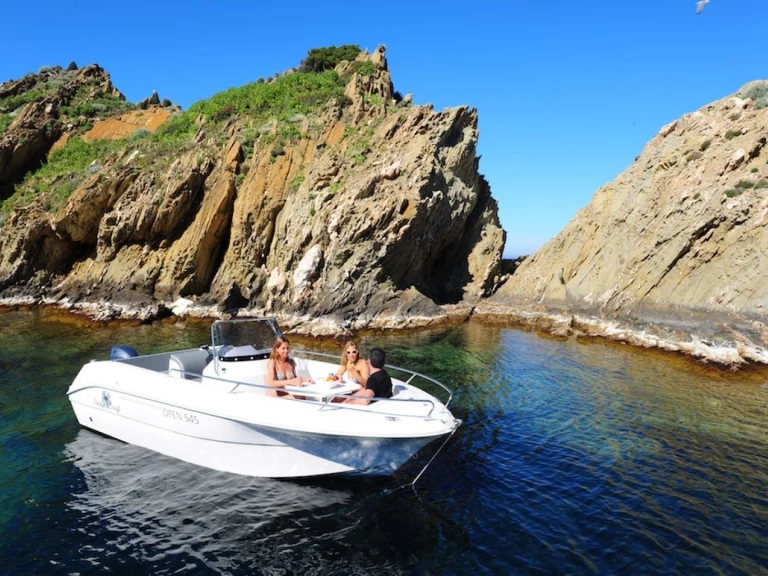 Rent a Pacific Craft 545 open Sète