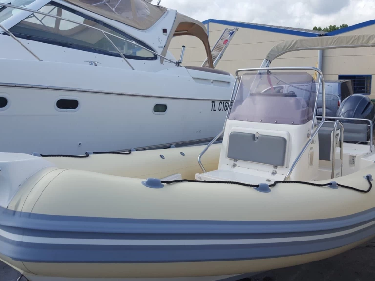 Rent a Joker Boat JOKER 23 Hyères