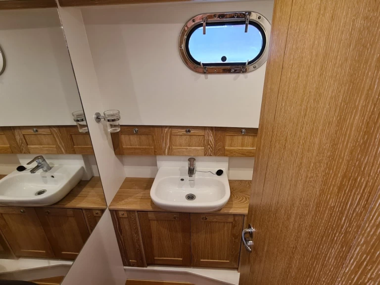 sasga MENORQUIN 34 HT 34 in Hyères on SamBoat