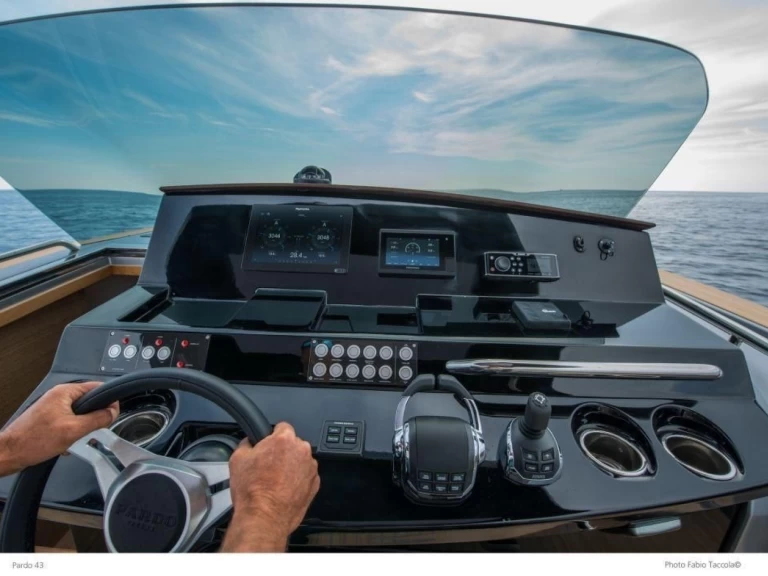 Cantiere Del Pardo PARDO in Hyères on SamBoat