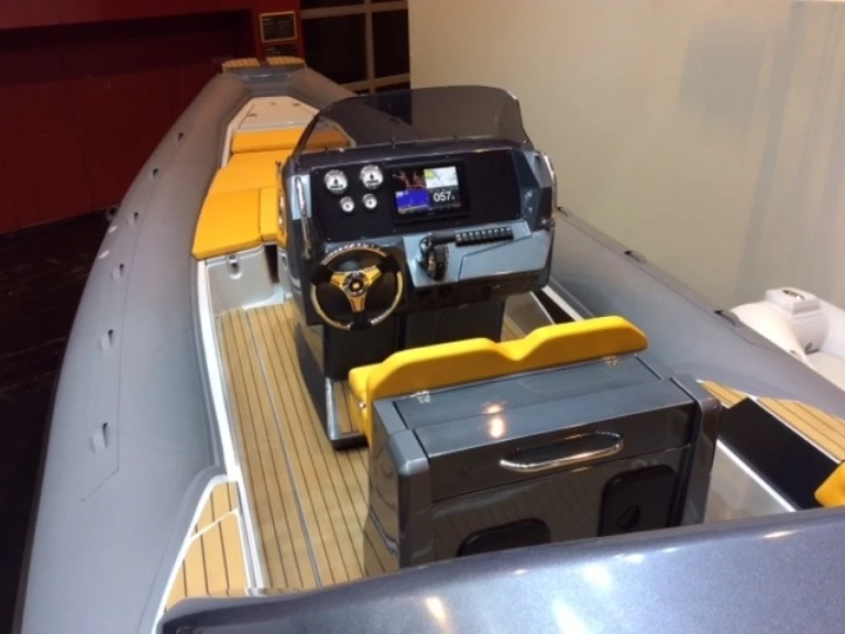 RIB for rent Hyères at the best price