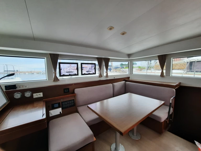 Rent a Lagoon Lagoon 40 Furnari