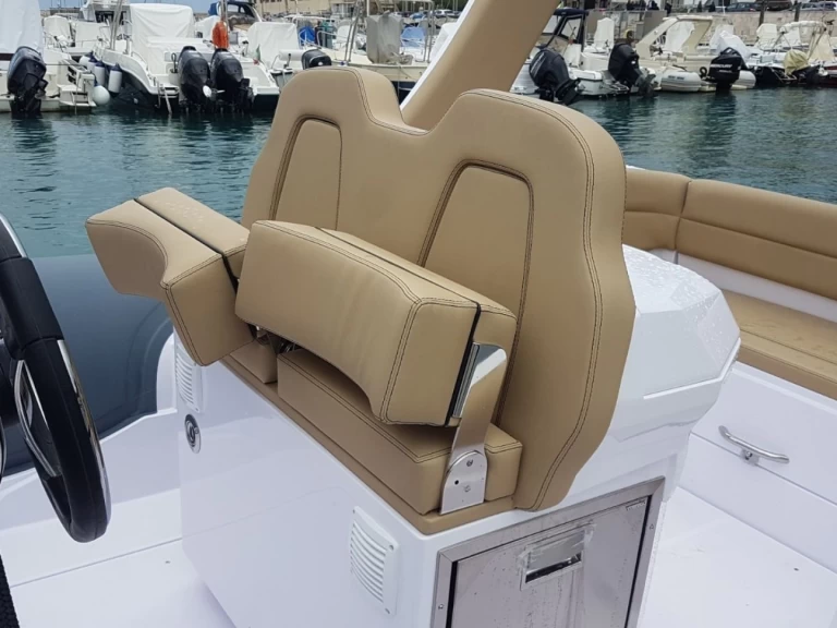 Rent a Italboats STHINGER 28 GT Hyères