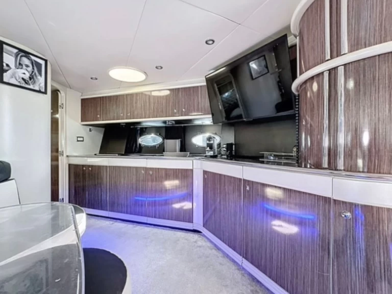 Rent a Sunseeker Predator 63 Saint-Tropez