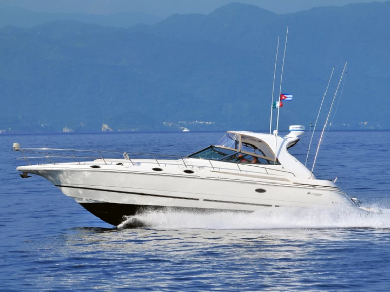 Rent a Cruisers 44 Cruz de Huanacaxtle