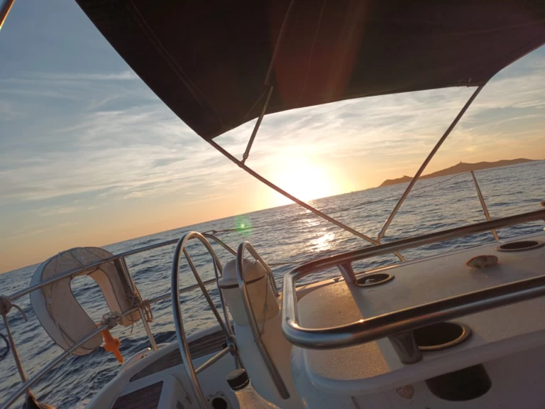 Sailboat for rent Ajaccio at the best price