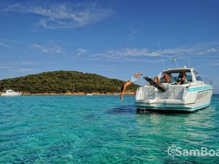 Rent a Raffaelli 48 MISTRAL OPEN Porto-Vecchio