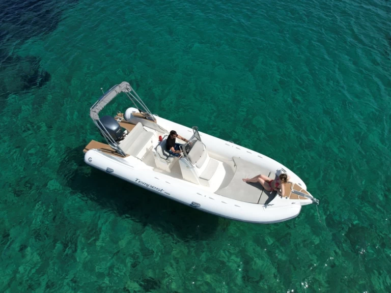 Yacht charter Porto-Vecchio cheap Tempest 700