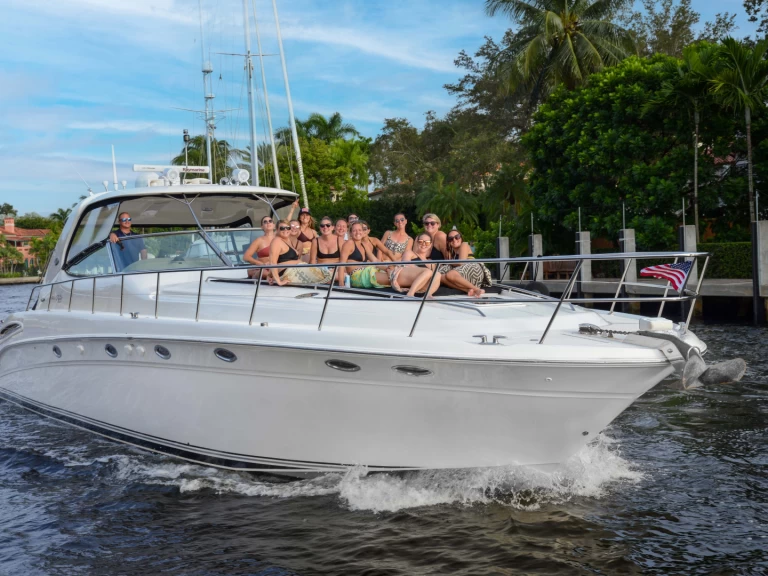 Sea Ray 550 in Fort Lauderdale on SamBoat
