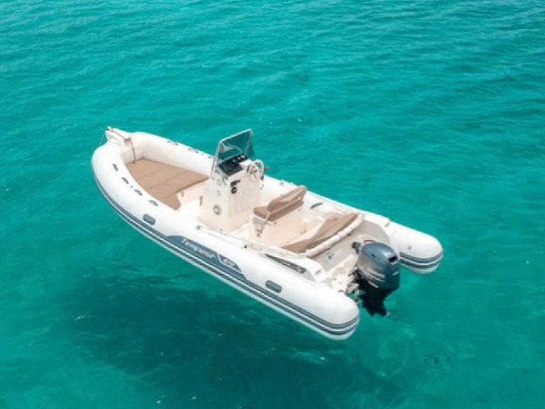 Rent a Capelli Tempest 570 40 HP Porto Cervo