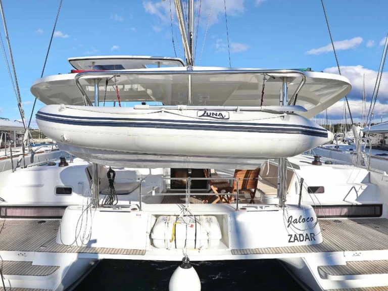 Catamaran rental in Murter-Kornati - Lagoon Lagoon 42