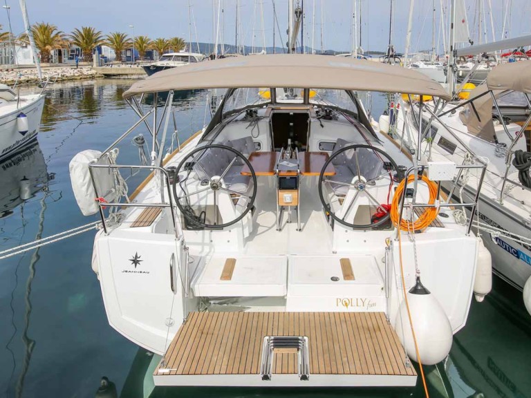 Rent a Jeanneau Sun Odyssey 349 Jezera