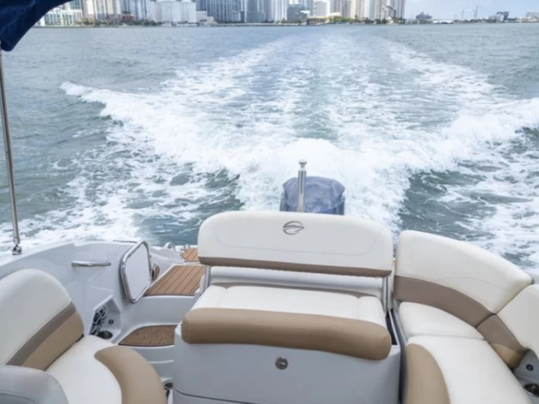 Yacht charter Miami Beach cheap Eclipse E-4