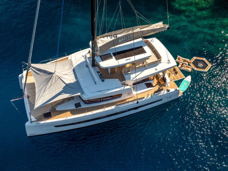 Luxury Yacht rental in Kaštel Gomilica - Bali Farben 
