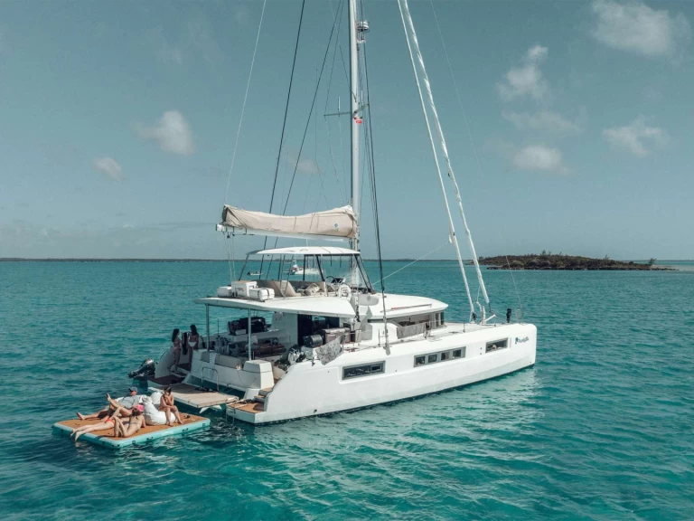 Lagoon PURELYBLU in Bahamas on SamBoat